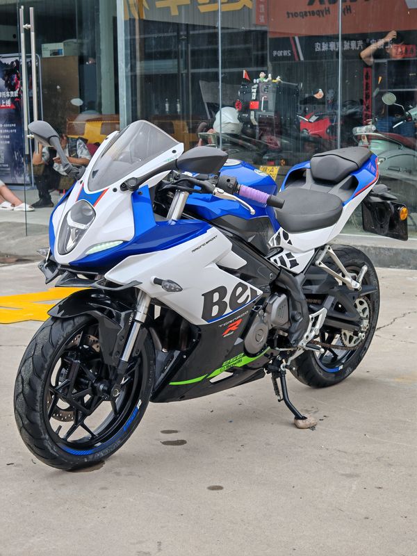 二手贝纳利龙卷风 Tornado 252R