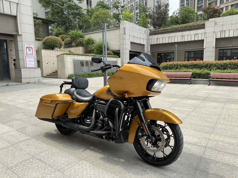 二手哈雷戴维森公路滑翔 Road Glide