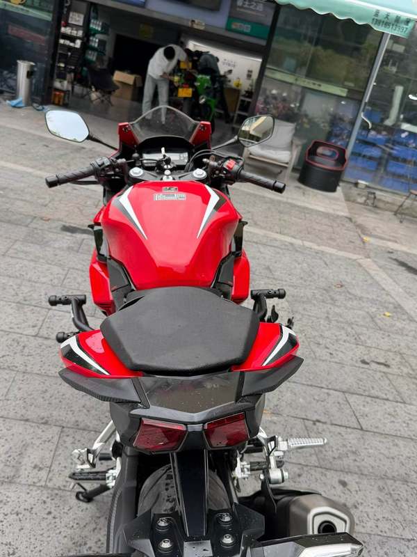 二手本田CBR400R