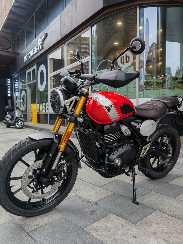 二手凯旋Scrambler 400 X