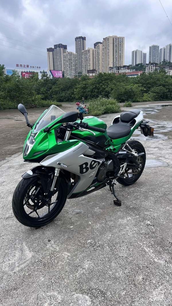 二手贝纳利龙卷风 Tornado 252R