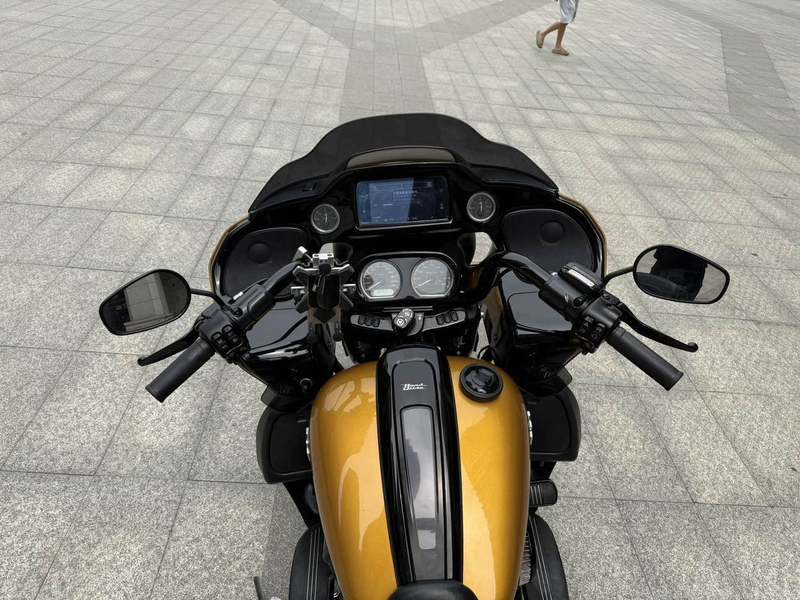 二手哈雷戴维森公路滑翔 Road Glide