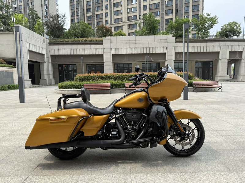 二手哈雷戴维森公路滑翔 Road Glide