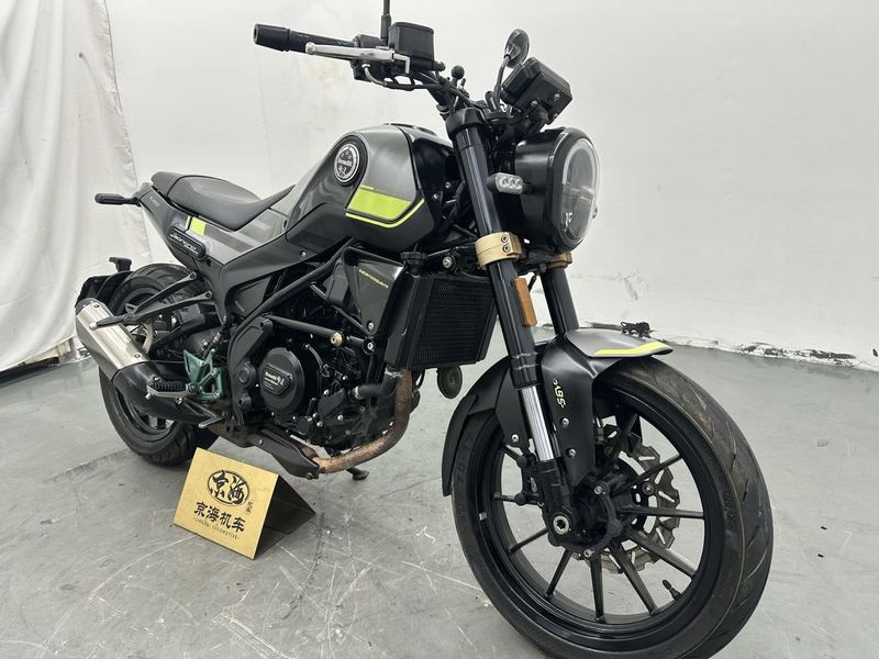 二手贝纳利幼狮 Leoncino 250