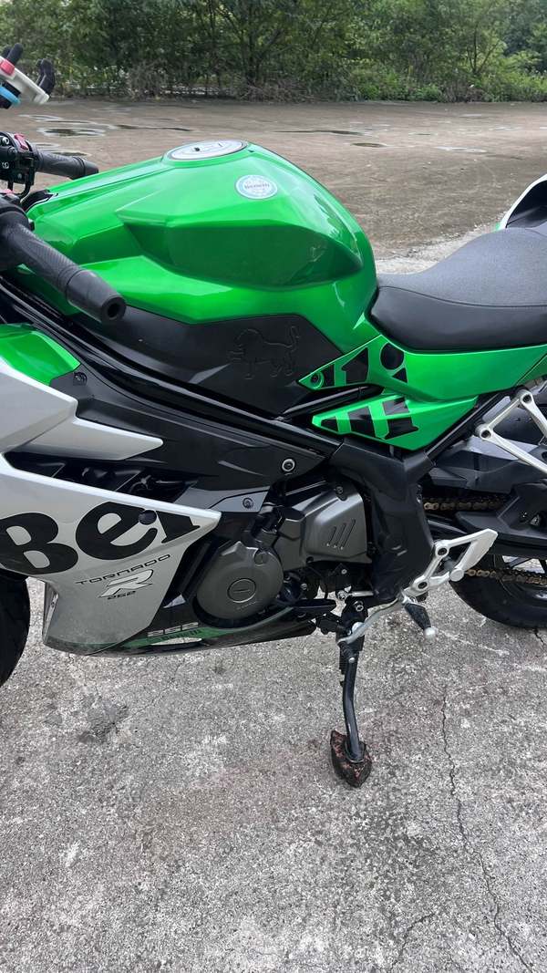 二手贝纳利龙卷风 Tornado 252R