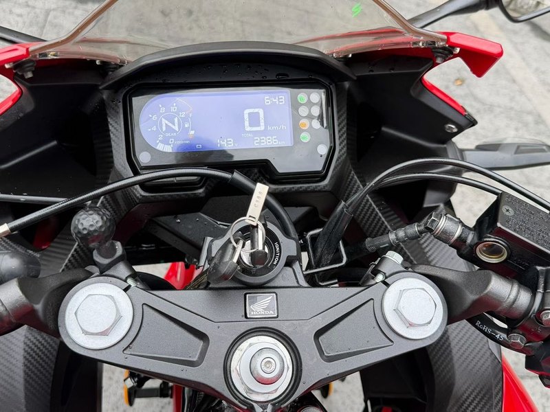 二手本田CBR400R
