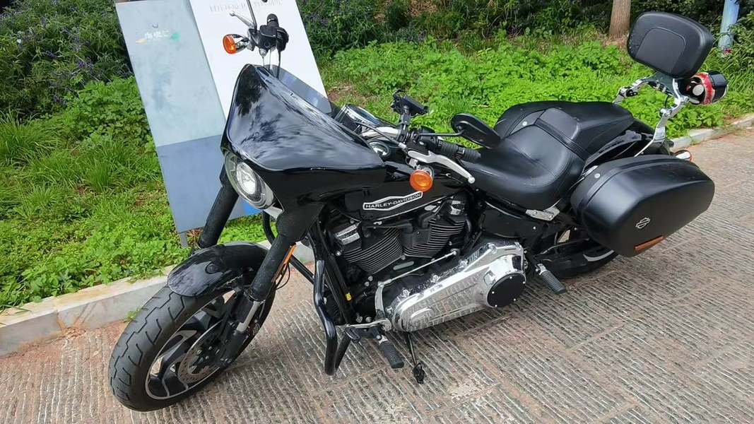 二手哈雷戴维森凌动滑翔 Sport Glide