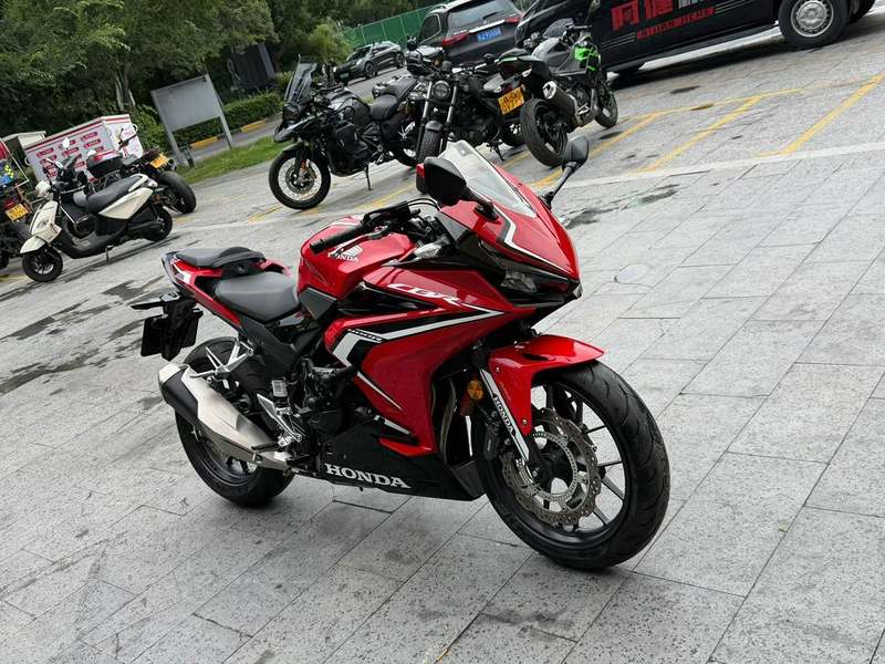 二手本田CBR400R