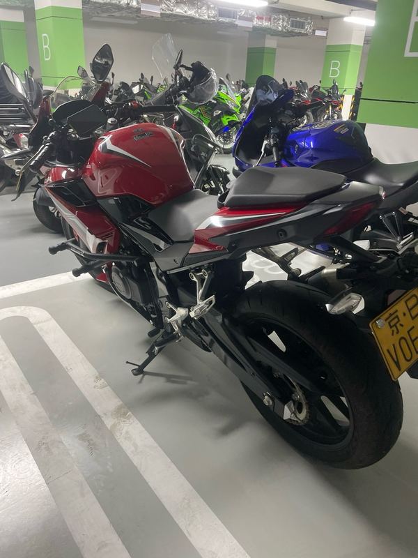 二手本田CBR400R