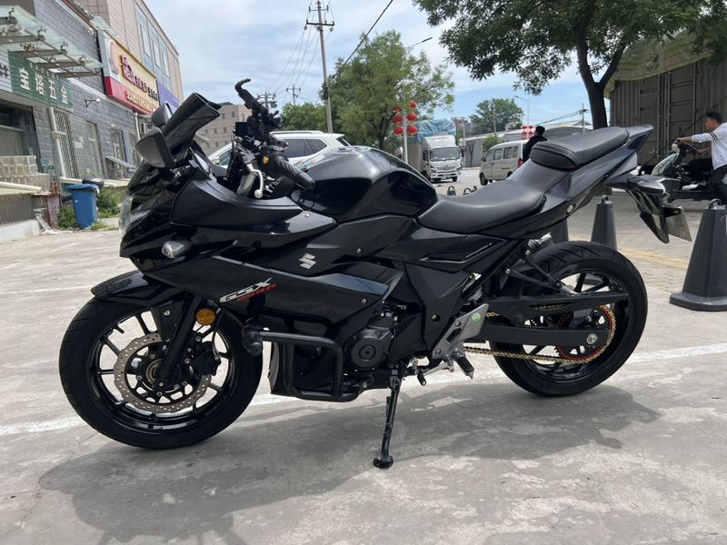 二手豪爵铃木GSX250R