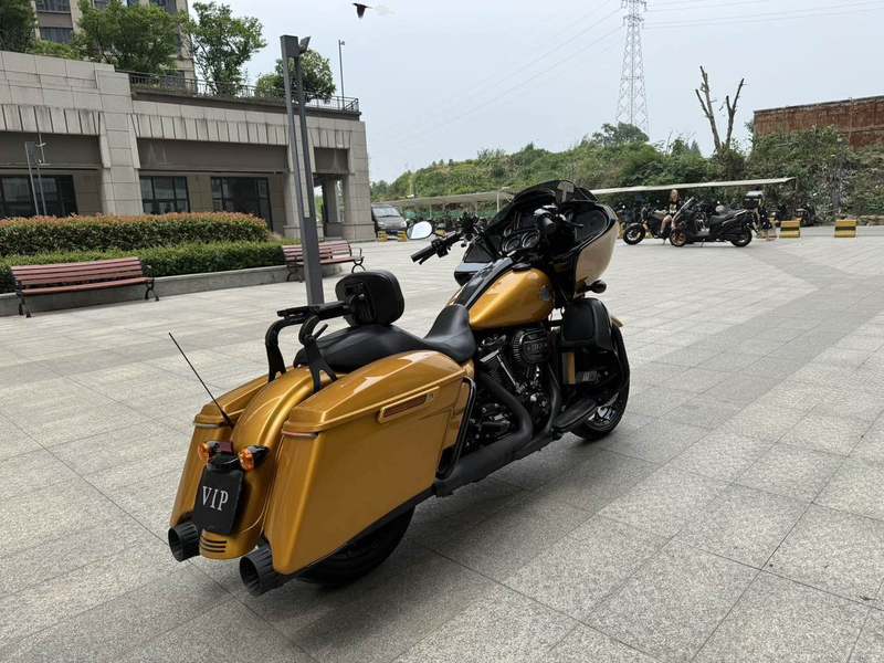 二手哈雷戴维森公路滑翔 Road Glide