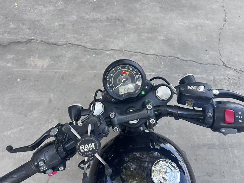 二手凯旋Bonneville Bobber