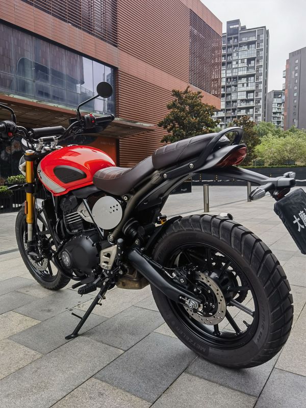 二手凯旋Scrambler 400 X