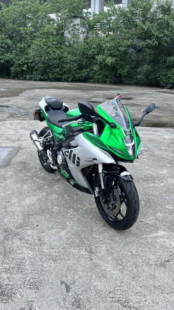 二手贝纳利龙卷风 Tornado 252R