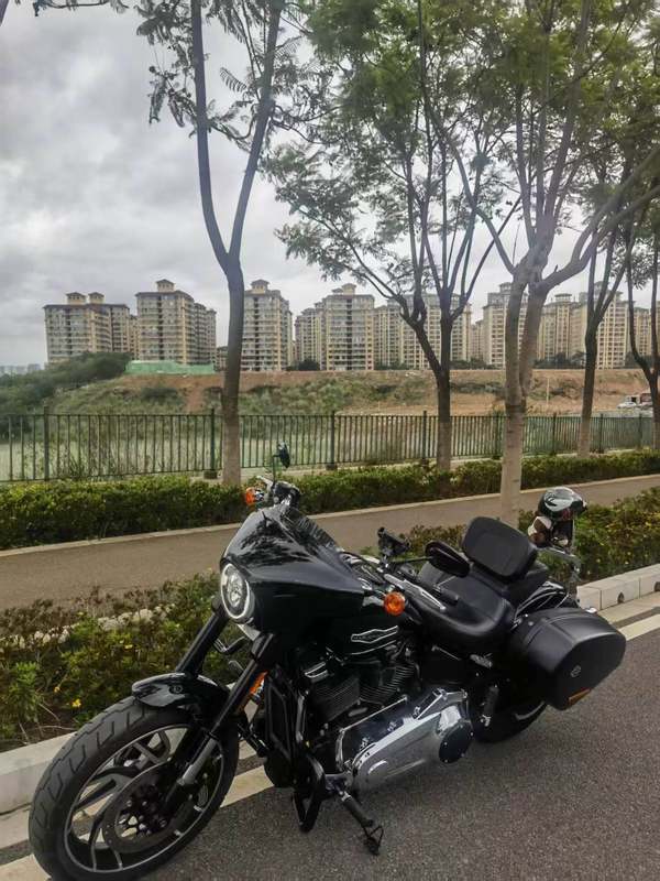 二手哈雷戴维森凌动滑翔 Sport Glide