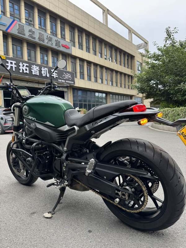 二手贝纳利幼狮 Leoncino 800