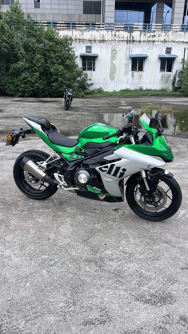 二手贝纳利龙卷风 Tornado 252R