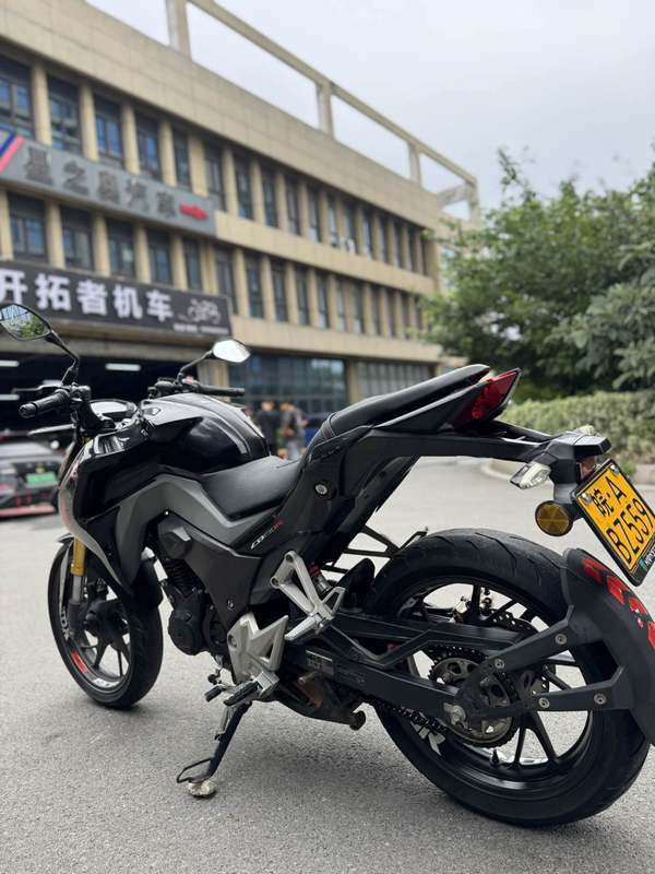 二手五羊本田CB190R 暴锋眼