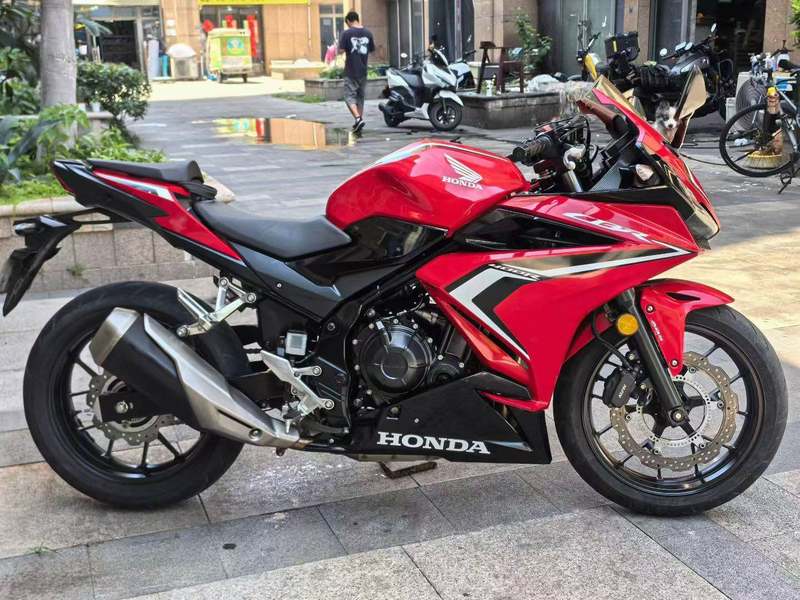 二手本田CBR400R