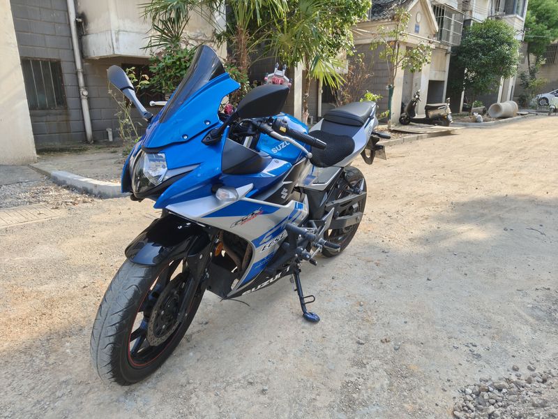 二手豪爵铃木GSX250R