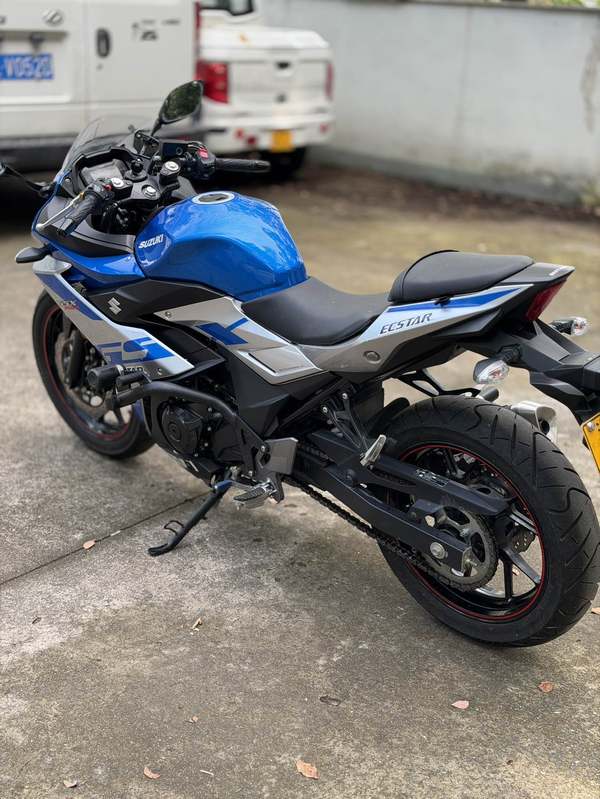 二手豪爵铃木GSX250R