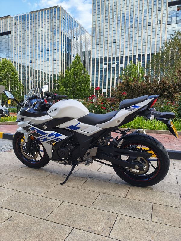 二手豪爵铃木GSX250R