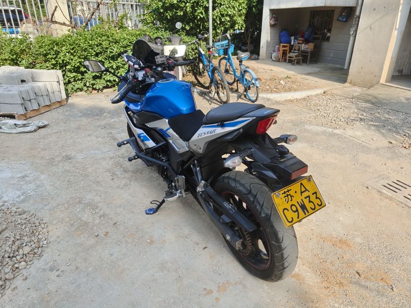 二手豪爵铃木GSX250R