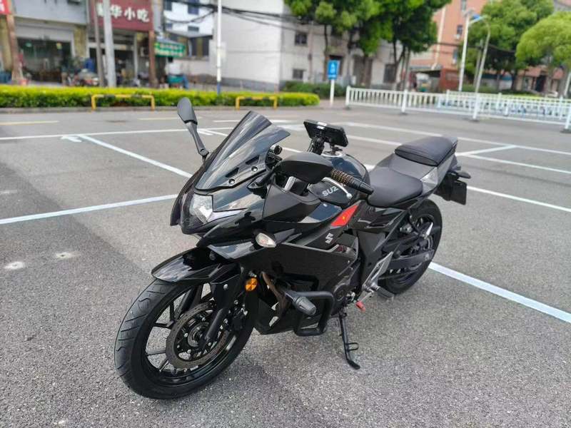 二手豪爵铃木GSX250R
