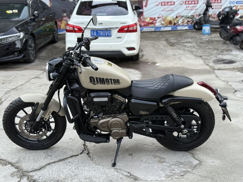 二手QJMOTOR闪300