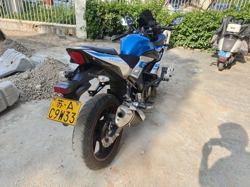 二手豪爵铃木GSX250R