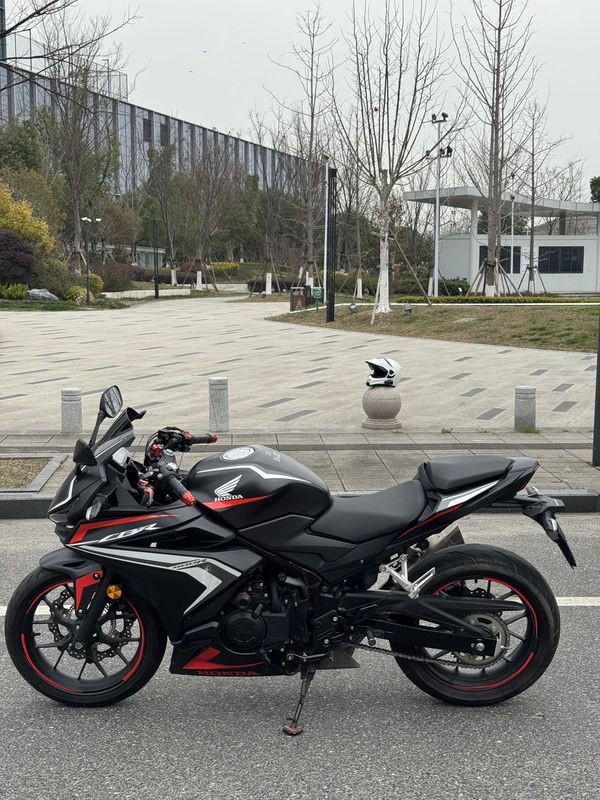 二手本田CBR400R