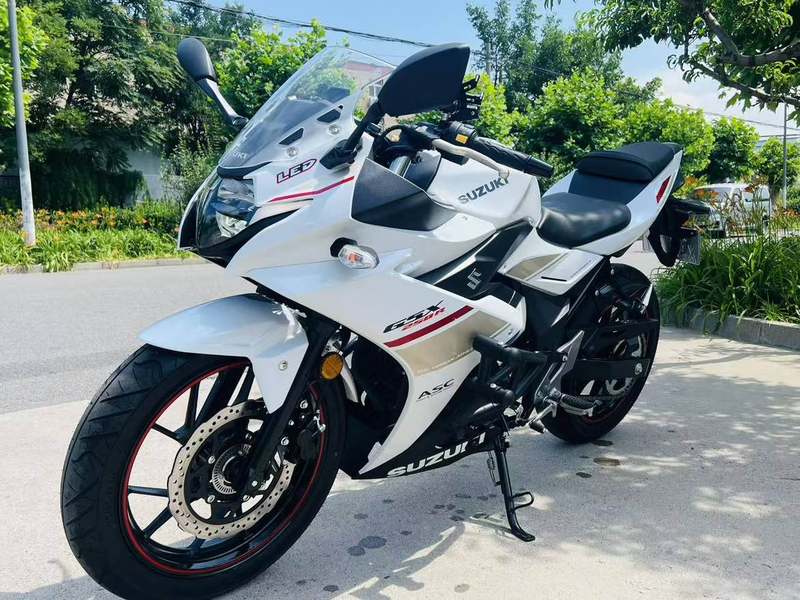 二手豪爵铃木GSX250R