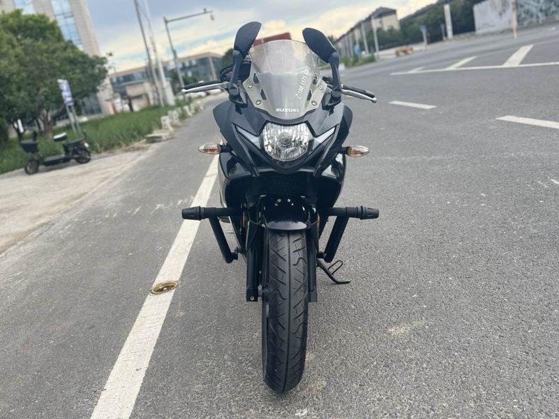 二手豪爵铃木GSX250R