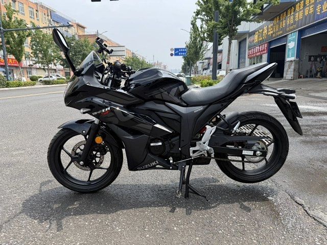 二手济南铃木极客飒 Gixxer 155