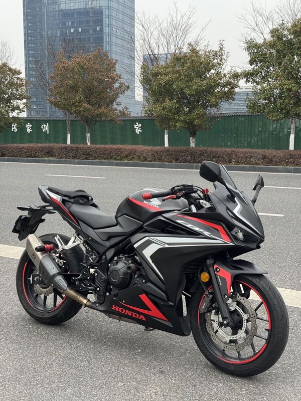 二手本田CBR400R