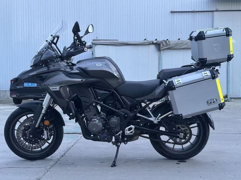 二手贝纳利金鹏 TRK502