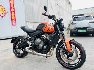 二手凯旋Trident 660
