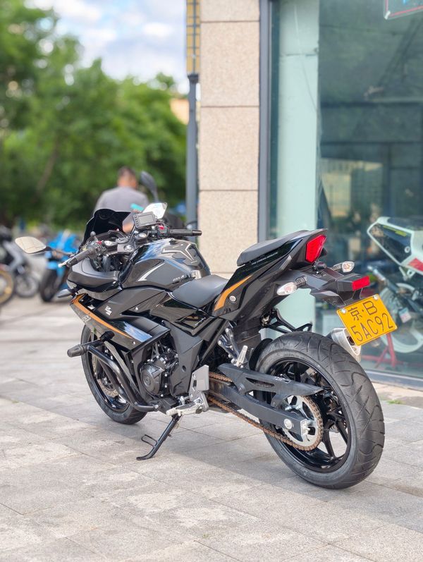 二手豪爵铃木GSX250R