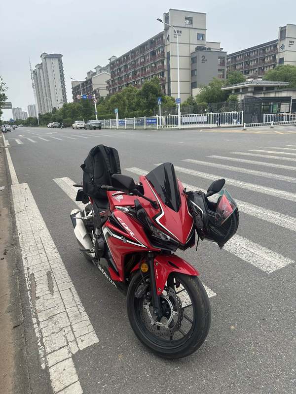 二手本田CBR400R