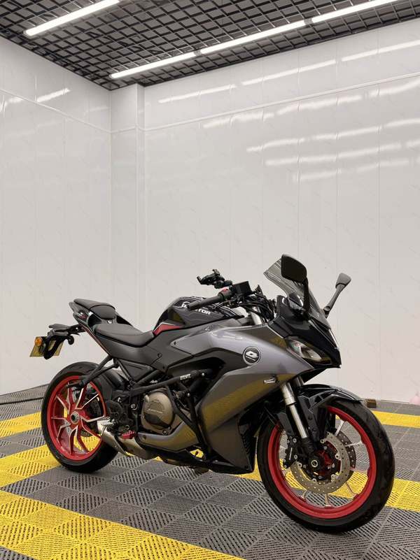 二手QJMOTOR赛400