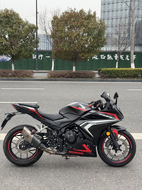 二手本田CBR400R