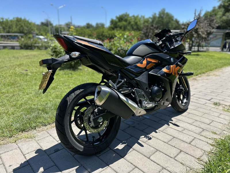 二手豪爵铃木GSX250R