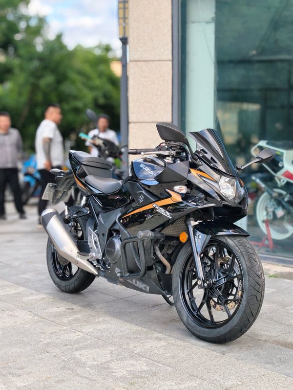 二手豪爵铃木GSX250R
