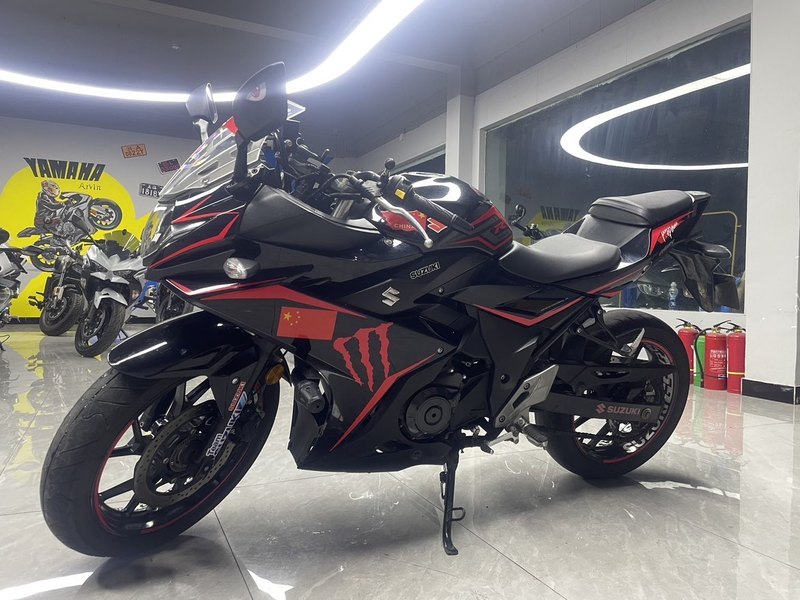 二手豪爵铃木GSX250R