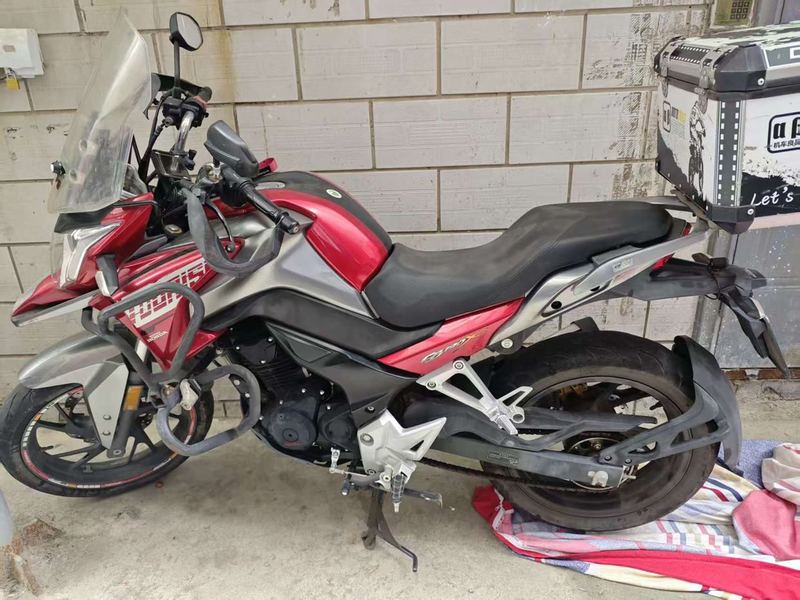 二手五羊本田猛鸷 CB190X
