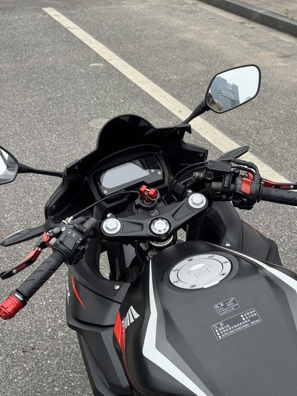 二手本田CBR400R