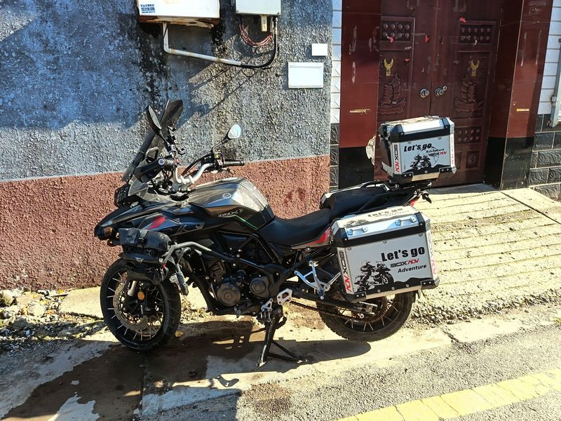 二手贝纳利金鹏 TRK502