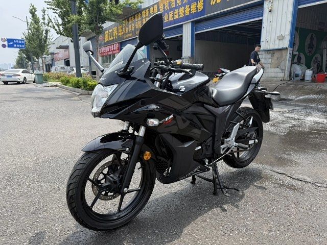 二手济南铃木极客飒 Gixxer 155