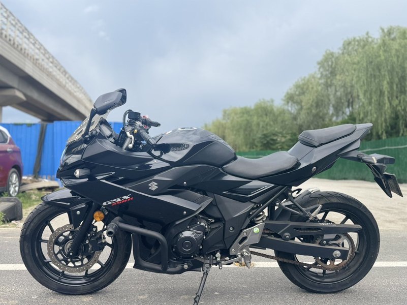 二手豪爵铃木GSX250R