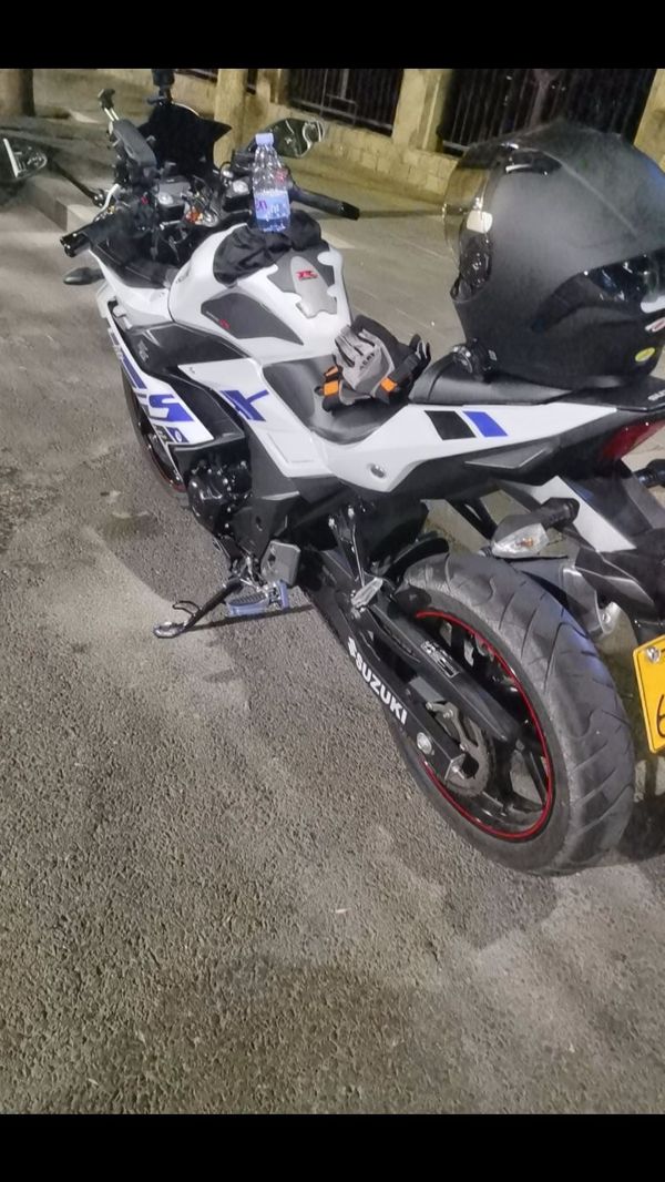 二手豪爵铃木GSX250R